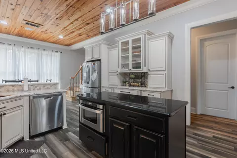 Kitchen - 517 Viewpointe Way, Clinton, MS 39056 photo 7 of 10