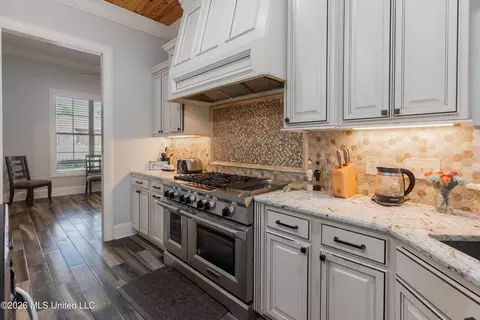 Kitchen - 517 Viewpointe Way, Clinton, MS 39056 photo 3 of 10