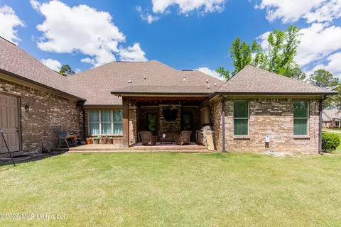 Exterior - 517 Viewpointe Way, Clinton, MS 39056 photo 16 of 23