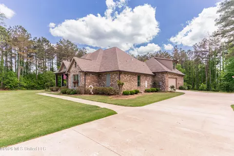 Exterior - 517 Viewpointe Way, Clinton, MS 39056 photo 4 of 23