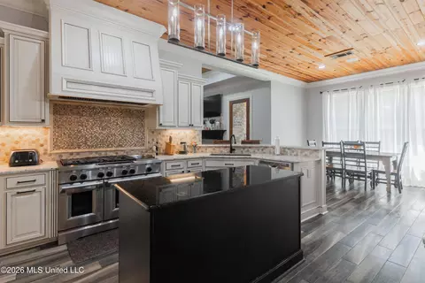 Kitchen - 517 Viewpointe Way, Clinton, MS 39056 photo 6 of 10