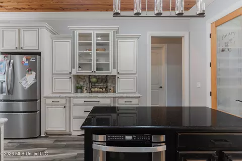 Kitchen - 517 Viewpointe Way, Clinton, MS 39056 photo 8 of 10