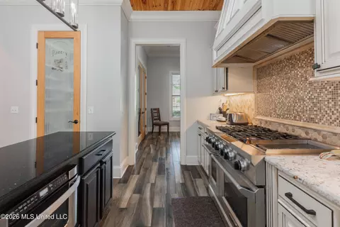 Kitchen - 517 Viewpointe Way, Clinton, MS 39056 photo 4 of 10