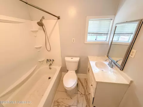 Bath - 143 Maple St, Florence, MS 39073 photo 5 of 5