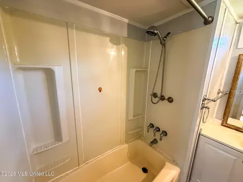 Bath - 143 Maple St, Florence, MS 39073 photo 2 of 5