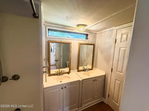Bath - 143 Maple St, Florence, MS 39073 photo 1 of 5