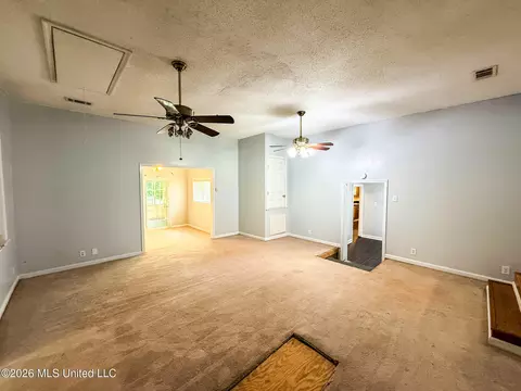 Living - 143 Maple St, Florence, MS 39073 photo 8 of 10