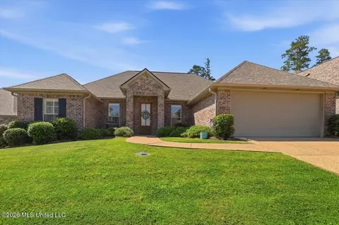 218 Cowan Creek Dr, Brandon, MS 39047