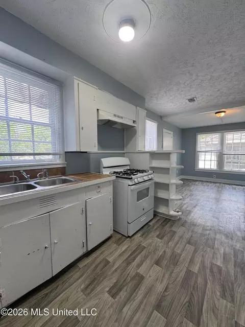 Kitchen - 4833 Churchill Dr, Jackson, MS 39206 photo 1 of 3