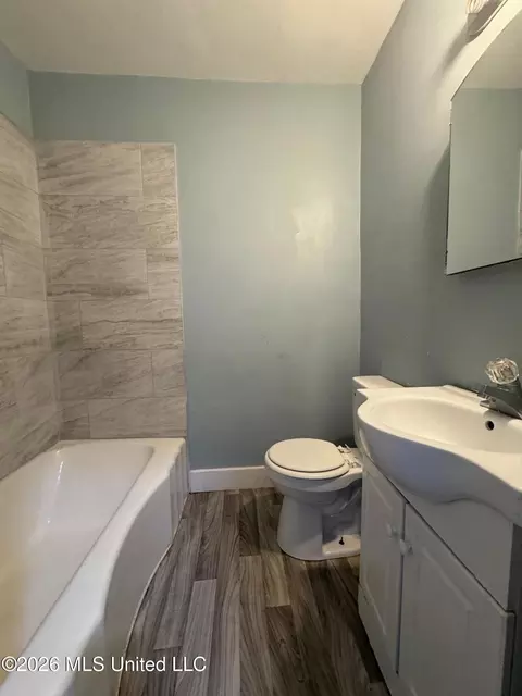 Bath - 4833 Churchill Dr, Jackson, MS 39206 photo 1 of 3