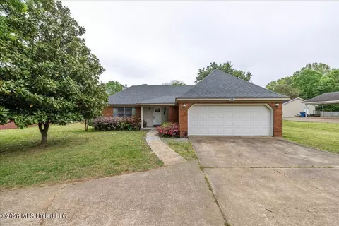5446 Ridgetop Dr, Horn Lake, MS 38637