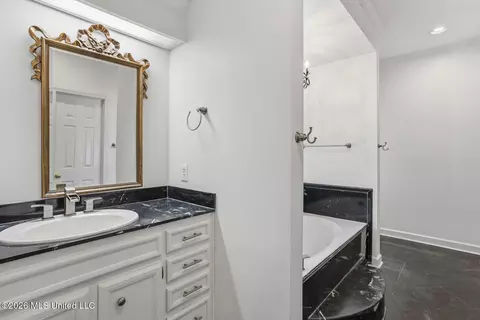 Bath - 5366 Carolwood Dr, Jackson, MS 39211 photo 1 of 3