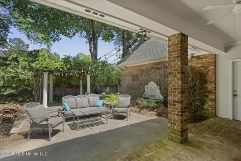 Exterior - 5366 Carolwood Dr, Jackson, MS 39211 photo 4 of 9