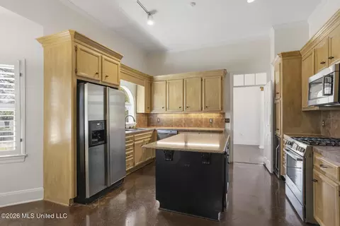 Kitchen - 5366 Carolwood Dr, Jackson, MS 39211 photo 4 of 4