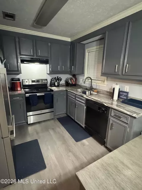 Kitchen - 5008 Womack Dr, Byram, MS 39272 photo 1 of 1