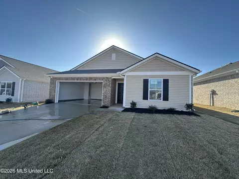 55 S Thorn Tree St, Byhalia, MS 38611