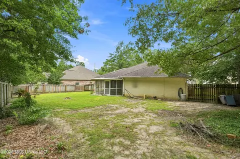 Exterior - 89364 E Diamondhead Dr, Diamondhead, MS 39525 photo 5 of 6