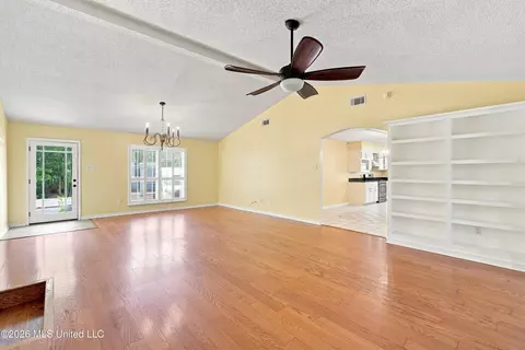 Living - 89364 E Diamondhead Dr, Diamondhead, MS 39525 photo 6 of 10