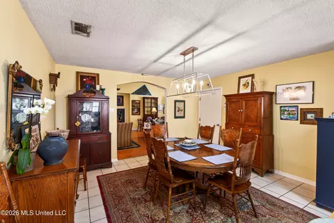 Dining - 89364 E Diamondhead Dr, Diamondhead, MS 39525 photo 2 of 2
