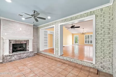 Living - 89364 E Diamondhead Dr, Diamondhead, MS 39525 photo 10 of 10
