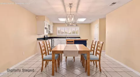 Dining - 89364 E Diamondhead Dr, Diamondhead, MS 39525 photo 1 of 1