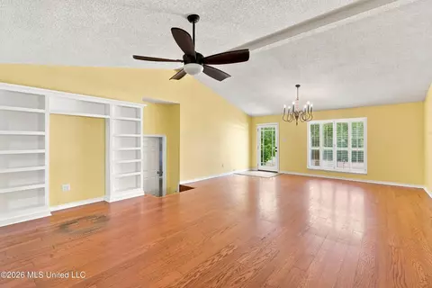 Living - 89364 E Diamondhead Dr, Diamondhead, MS 39525 photo 5 of 10