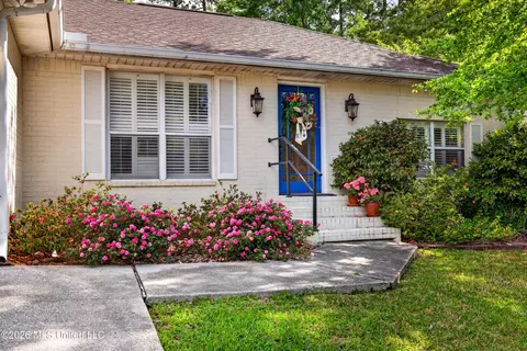 89364 E Diamondhead Dr, Diamondhead, MS 39525