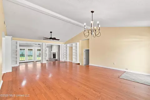 Living - 89364 E Diamondhead Dr, Diamondhead, MS 39525 photo 4 of 10