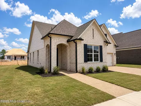 Exterior - 836 Coahoma Ct, Nesbit, MS 38651 photo 2 of 4