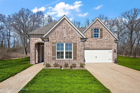 836 Coahoma Ct, Nesbit, MS 38651