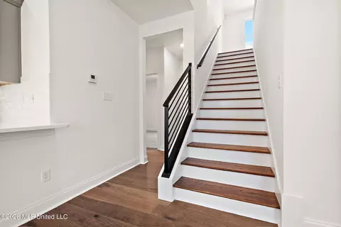 Entry Way - 836 Coahoma Ct, Nesbit, MS 38651 photo 4 of 4