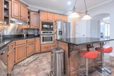 Kitchen - 2670 Emerald Way Dr, Hernando, MS 38632 photo 3 of 4