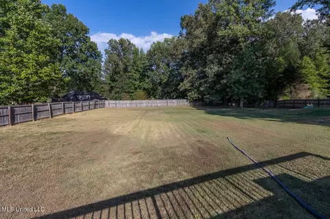 Exterior - 2670 Emerald Way Dr, Hernando, MS 38632 photo 13 of 14