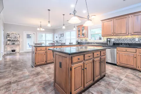 Kitchen - 2670 Emerald Way Dr, Hernando, MS 38632 photo 1 of 4