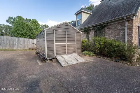 Exterior - 2670 Emerald Way Dr, Hernando, MS 38632 photo 6 of 14