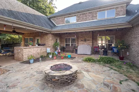 Exterior - 2670 Emerald Way Dr, Hernando, MS 38632 photo 8 of 14