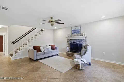 Living - 4008 Big Oak Dr, Jackson, MS 39272 photo 1 of 4