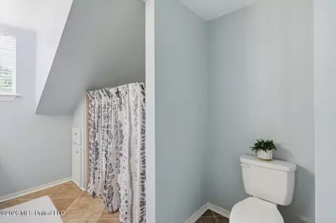 Bath - 4008 Big Oak Dr, Jackson, MS 39272 photo 4 of 4