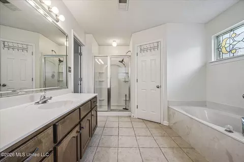 Bath - 7238 Crape Myrtle Dr, Olive Branch, MS 38654 photo 1 of 3