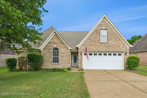 7238 Crape Myrtle Dr, Olive Branch, MS 38654