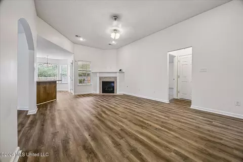 Living - 7238 Crape Myrtle Dr, Olive Branch, MS 38654 photo 2 of 4