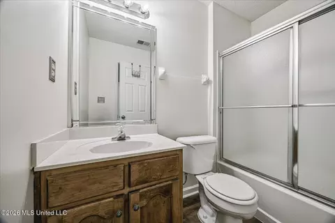 Bath - 7238 Crape Myrtle Dr, Olive Branch, MS 38654 photo 3 of 3