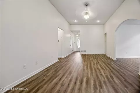 Living - 7238 Crape Myrtle Dr, Olive Branch, MS 38654 photo 4 of 4