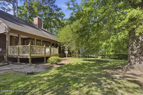 Exterior - 1012 Buckley Dr, Jackson, MS 39206 photo 8 of 10