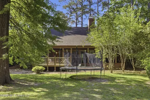 Exterior - 1012 Buckley Dr, Jackson, MS 39206 photo 9 of 10