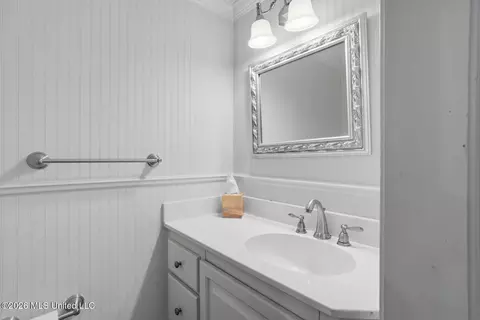 Bath - 1012 Buckley Dr, Jackson, MS 39206 photo 1 of 6