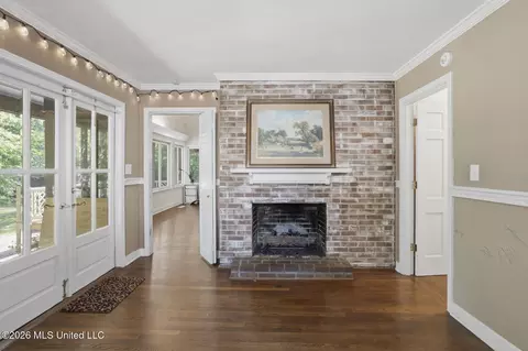 Entry Way - 1012 Buckley Dr, Jackson, MS 39206 photo 2 of 2