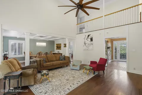 Living - 1012 Buckley Dr, Jackson, MS 39206 photo 1 of 1