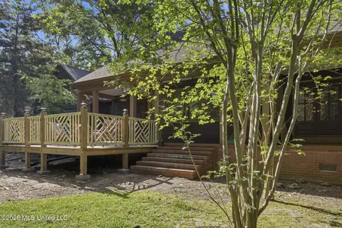 Exterior - 1012 Buckley Dr, Jackson, MS 39206 photo 10 of 10