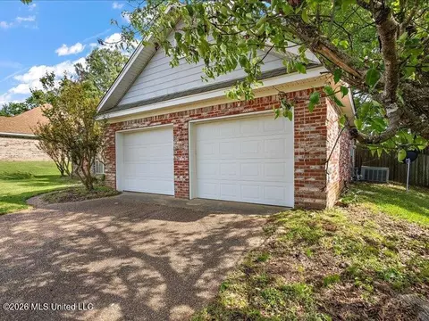 Exterior - 140 Raulston Dr, Byram, MS 39272 photo 2 of 5